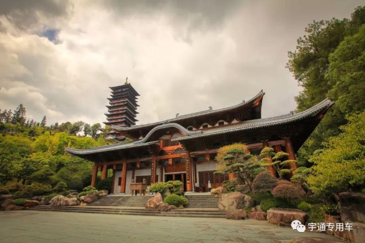 6台宇通锂电观光车交付根宫佛国文化旅游区