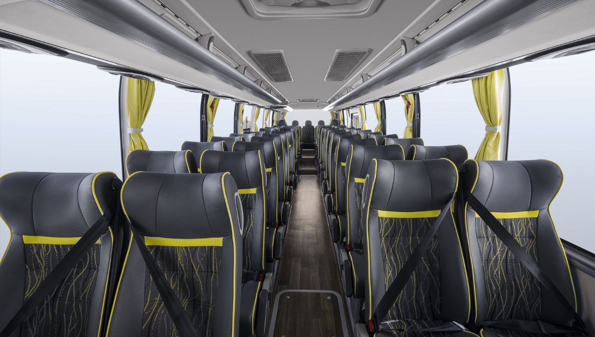 12米兵力运输车