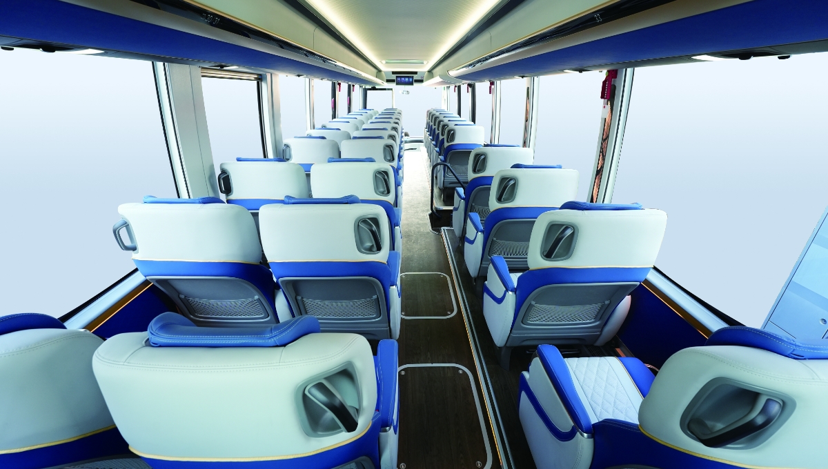 自动挡大型运兵车