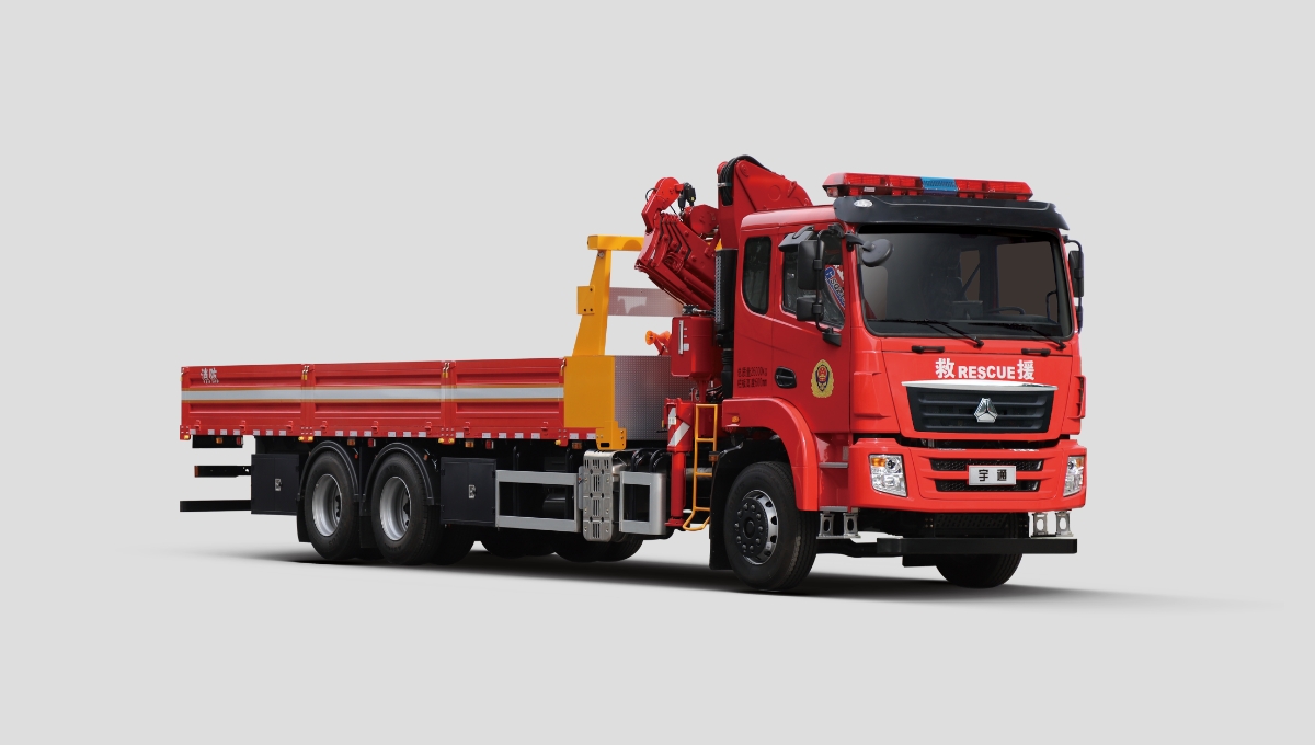 宇通8X4救援消防车