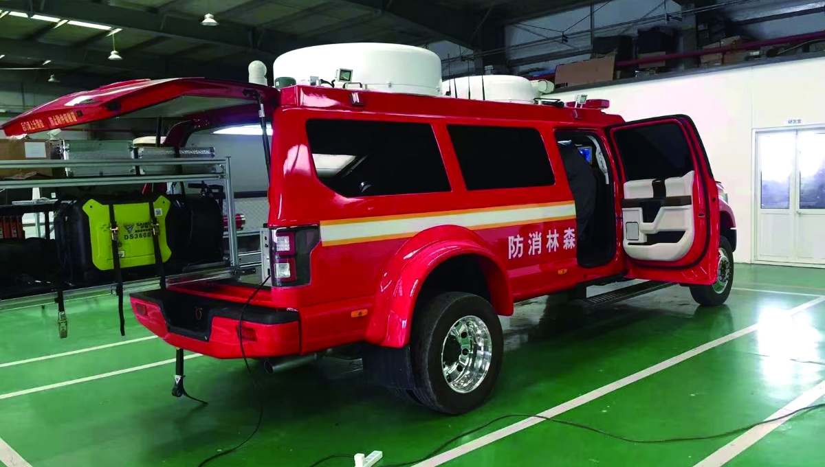 小型勘察消防车