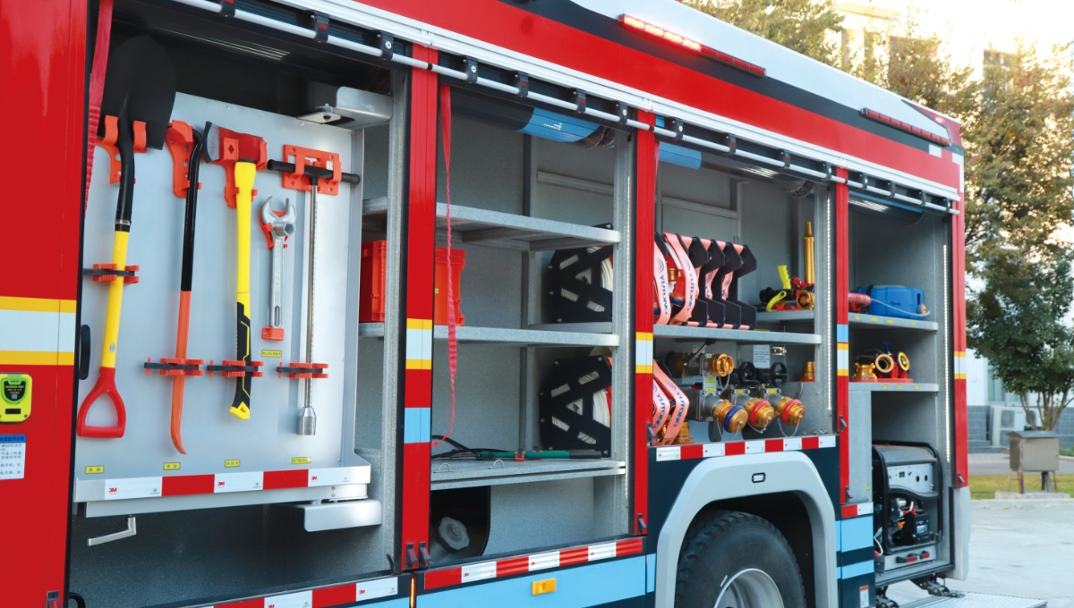 PM45多功能城市灭火消防车