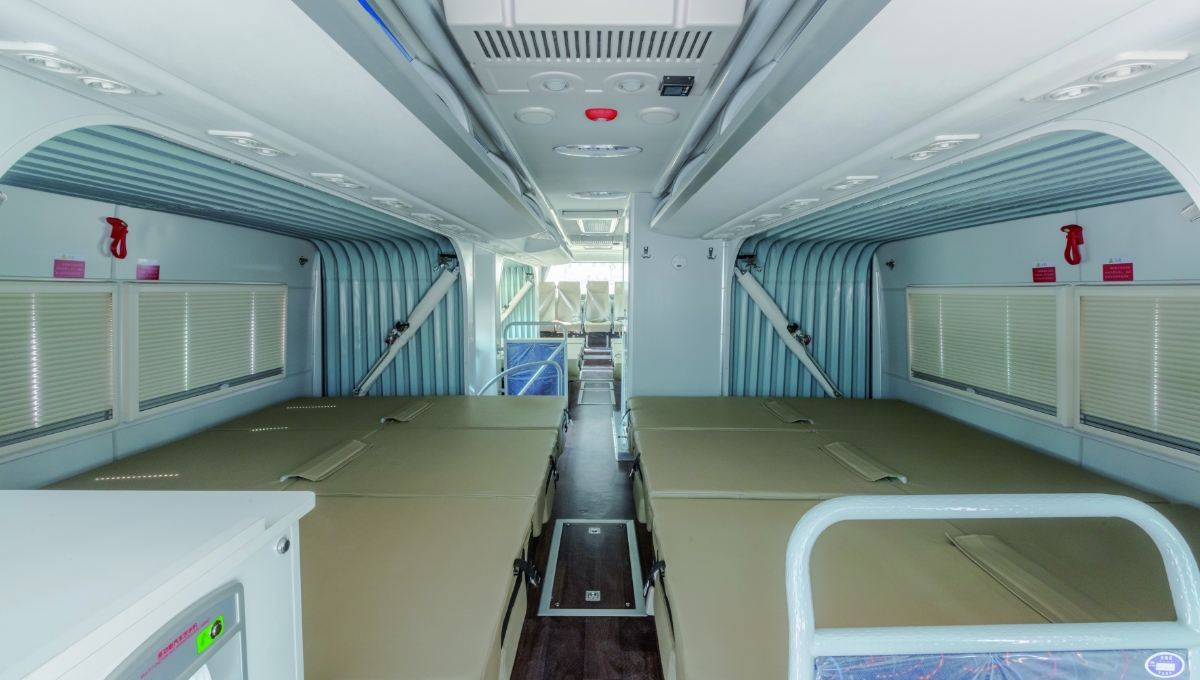 11米运兵宿营保障车