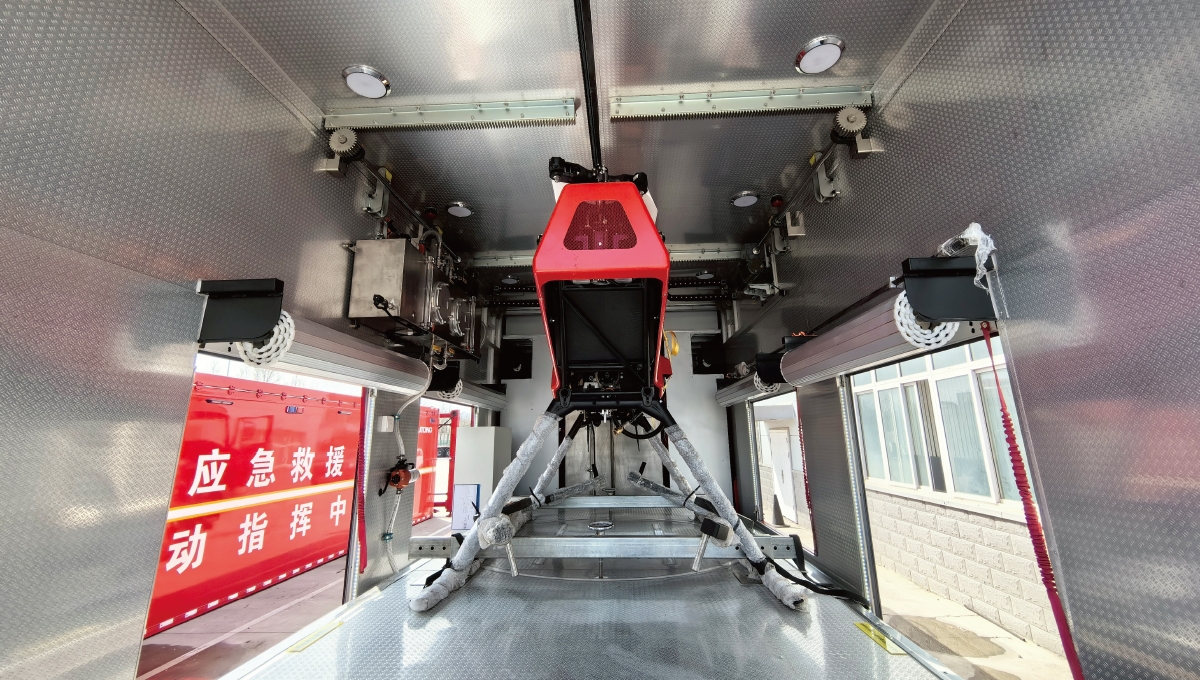 无人机灭火救援消防车