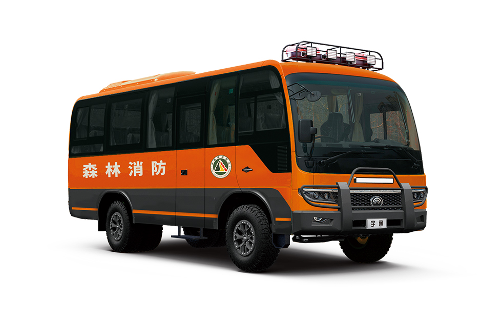 四驱人员运输车