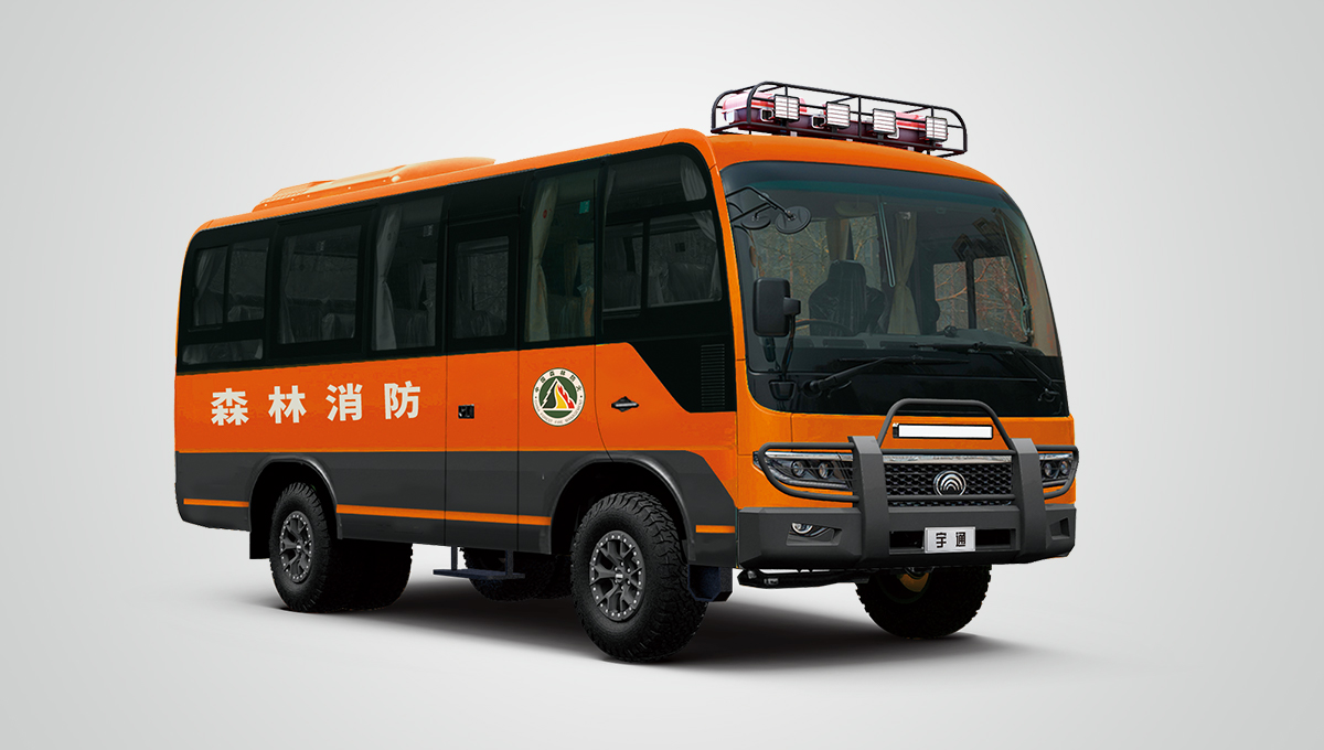 四驱人员运输车