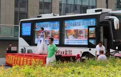 帅的不像实力派——移动舞台车霸气“侧”漏