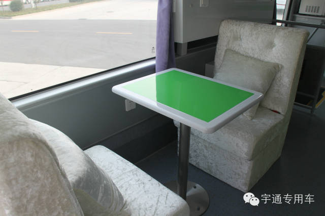 宇通流动电信展示车 以服务占领市场竞争制高点
