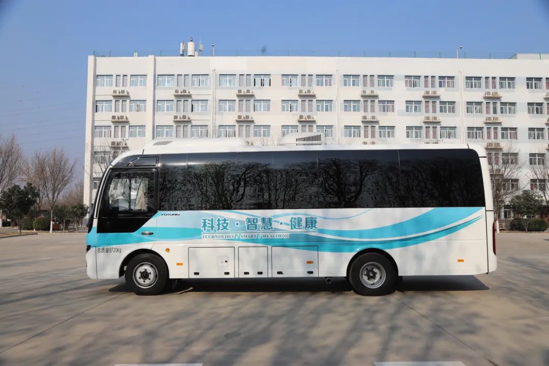 宇通7.7米福康卫士体检车，打造高效便捷体检新体验！
