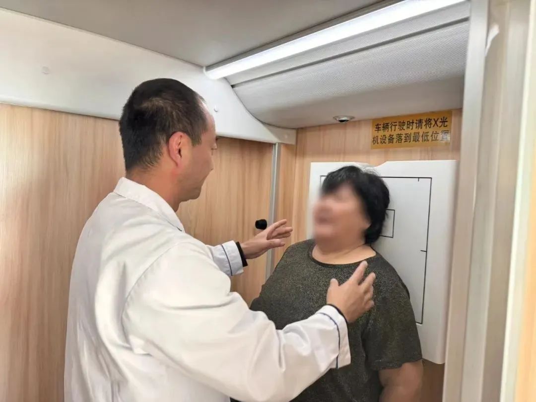 宇通体检车走进蒙古国，打造草原上的“流动诊室”，铸造中蒙友谊的“健康纽带”