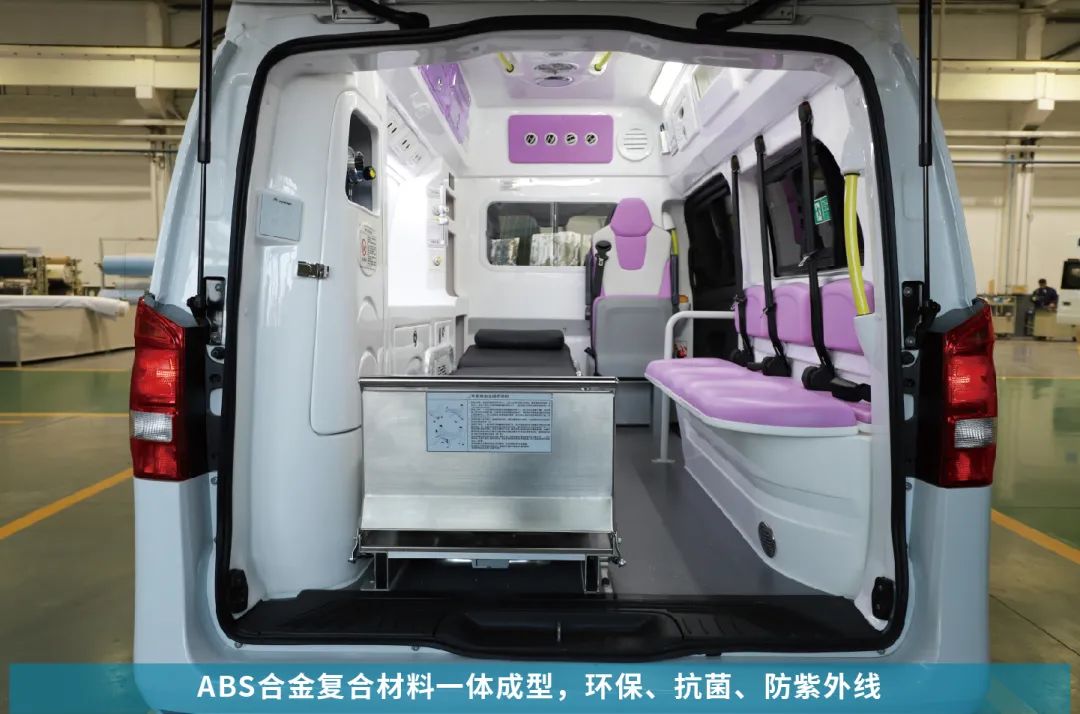 宇通奔驰威霆救护车，专业高效为生命护航！