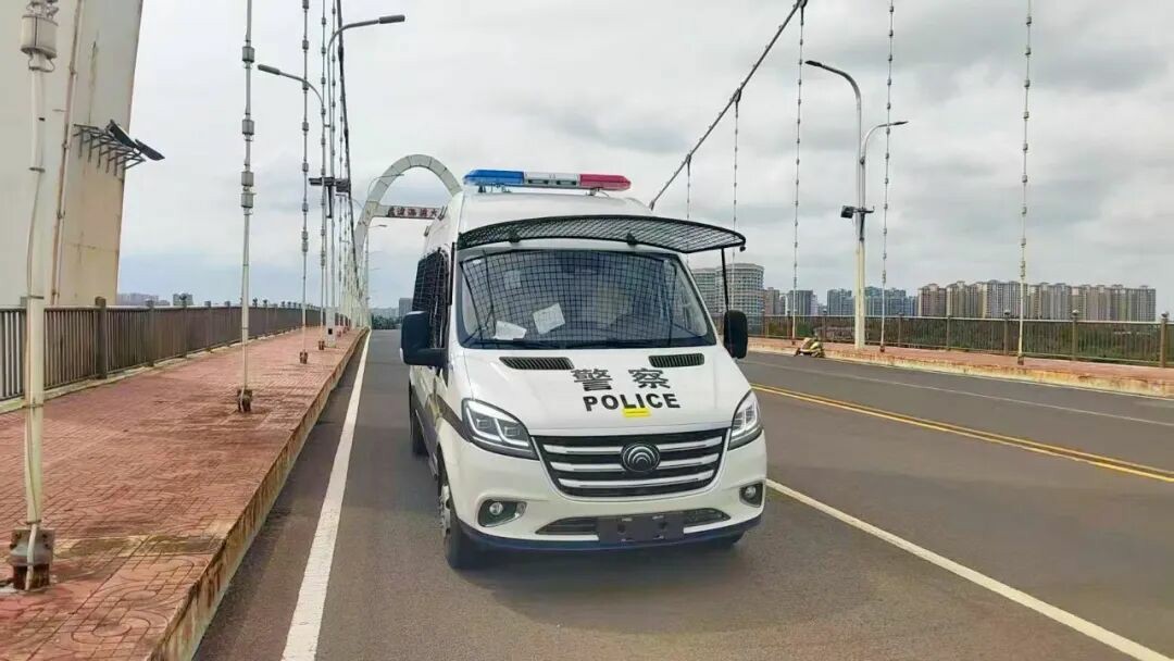 宇通警力输送车奔赴海南，为自贸港封关构筑安全防线