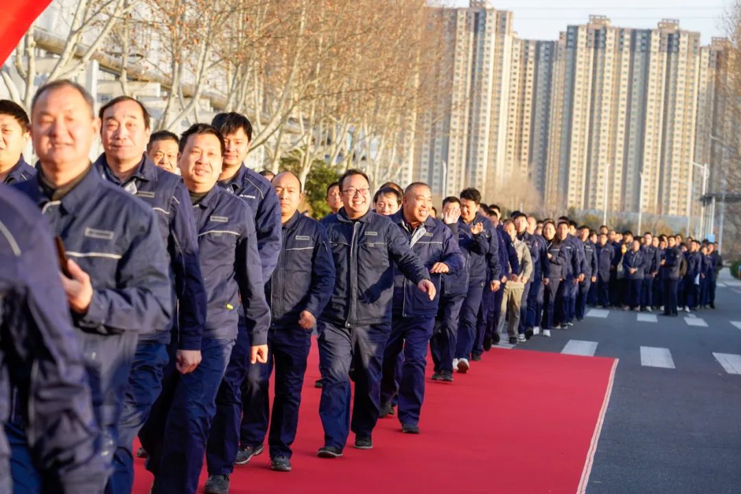醒狮腾跃启新章 | 宇通专用车2025年开工盛典燃情开启！
