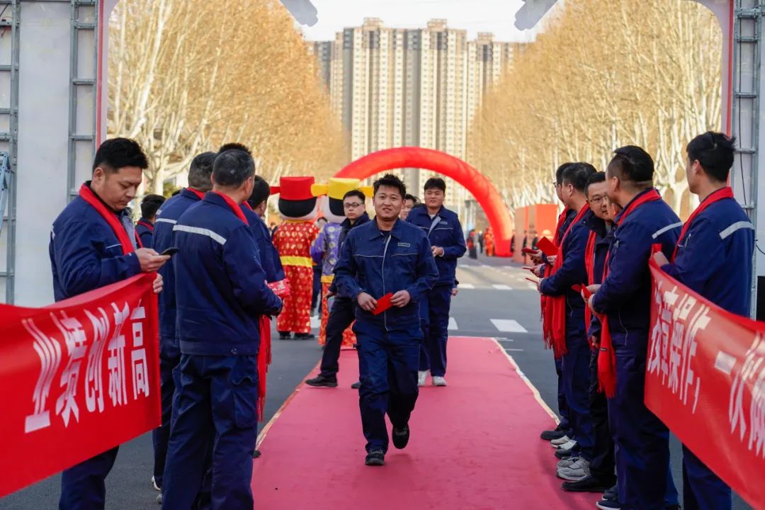 醒狮腾跃启新章 | 宇通专用车2025年开工盛典燃情开启！