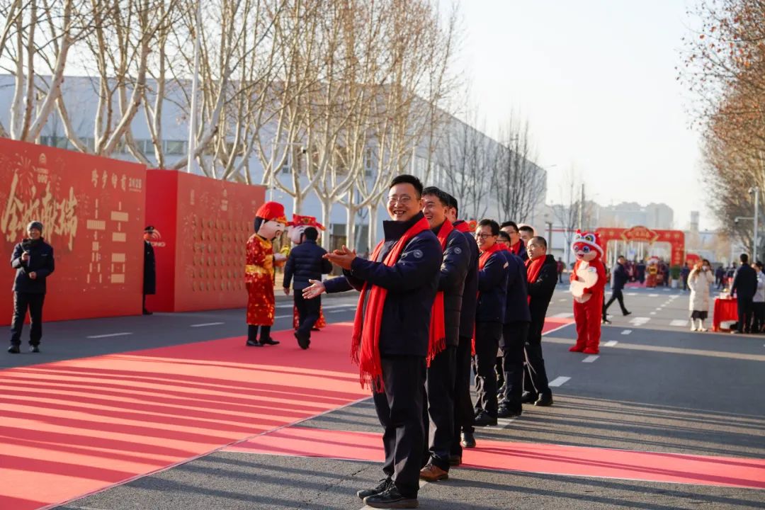 醒狮腾跃启新章 | 宇通专用车2025年开工盛典燃情开启！