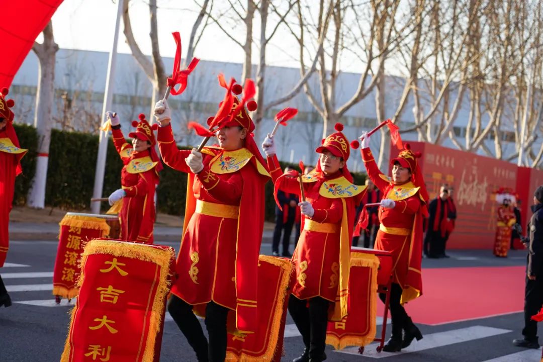 醒狮腾跃启新章 | 宇通专用车2025年开工盛典燃情开启！
