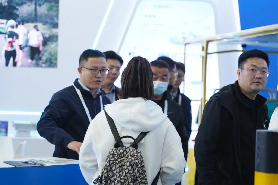 智驾赋能文旅·绿色领航未来 | 宇通观光车闪耀第41届CAAPA博览会