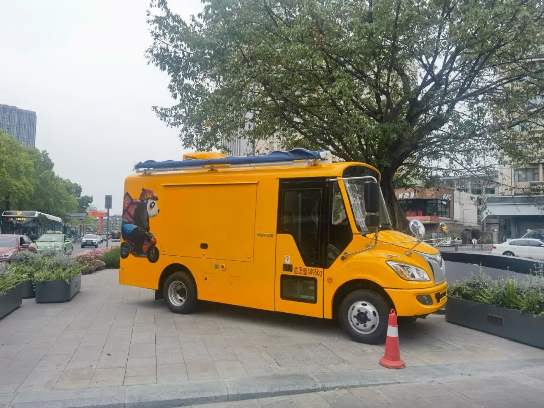 当宇通移动售卖车与麦当劳相遇，移动商业正在经历怎样的转变？
