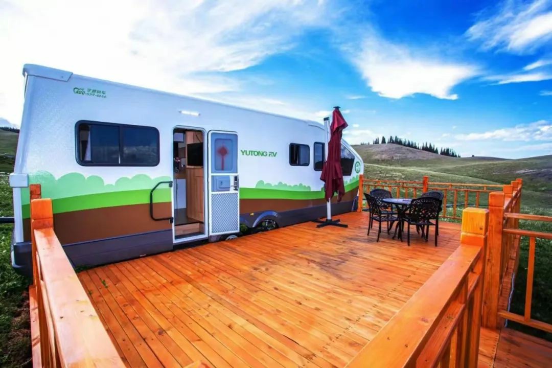 赛里木湖畔的“风景之屋”：宇通移动民宿开启沉浸式旅行体验